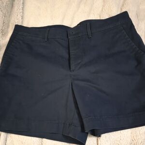 Banana Republic Women's Mid Rise.Chino Shorts. Navy. Size 4. NWOT